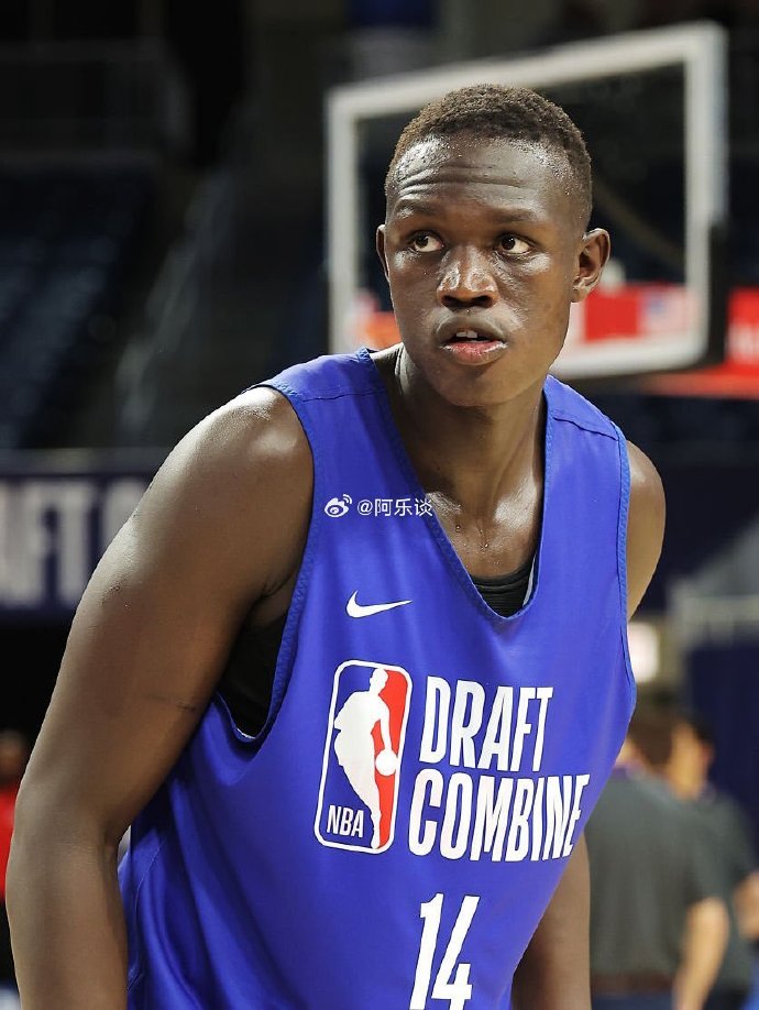 bet365登录-热火巴特勒56分全场回放